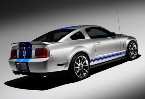 Хотя преемственность в дизайне налицо, Cobra XXI века выглядит гораздо агрессивнее. Даже не думайте…