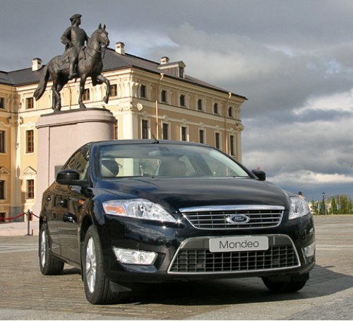 Всего через две недели после презентации новейшего Mondeo фордовцы объявили, что будут собирать его…