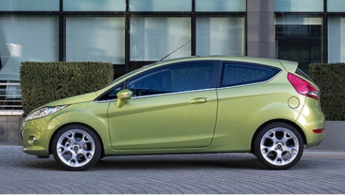 Клиновидный стремительный силуэт пришелся в тему. Ведь Ford Fiesta всегда славилась заводным…