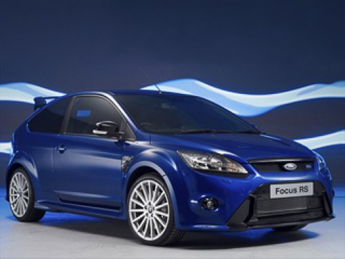 Серийная версия хэтчбека получила окрашенные в чёрный цвет фальшрадиаторную решётку, задний спойлер…