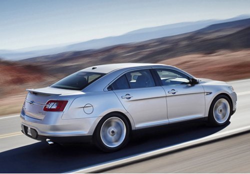 В Форде надеются, что версия SHO навяжет на рынке США борьбу таким драйверским машинам, как BMW…