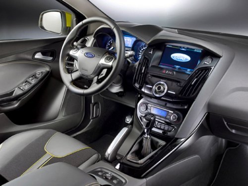 Так, базовый хэтчбек Ford Focus, оснащенный двигателем 1,6 л (105 л.с.) в паре с пятиступенчатой…