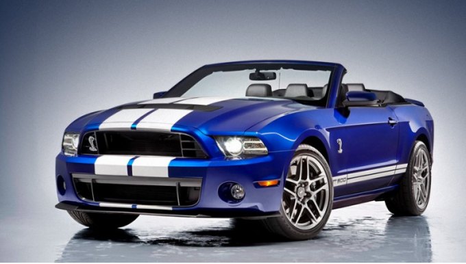 По словам фордовцев, трассу Sebring International Raceway посвежевший кабриолет Shelby GT500 с…