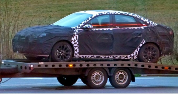 Не пора ли форсировать выход нового Эскорта, который должен стать на ступеньку ниже Фокуса? Уже…