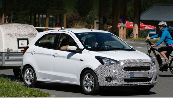 Пятидверный хэтч Ka подражает рестайлинговой «шестой» Фиесте, но меньше неё — длина равна 3886 мм…