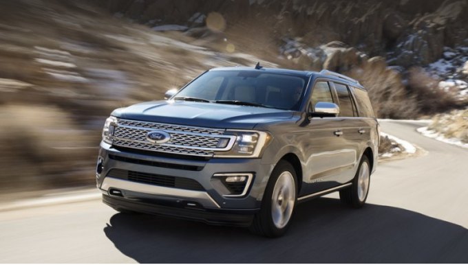 На публике автомобиль предстанет завтра на автосалоне в Чикаго. На конвейер в Луисвилле (штат…