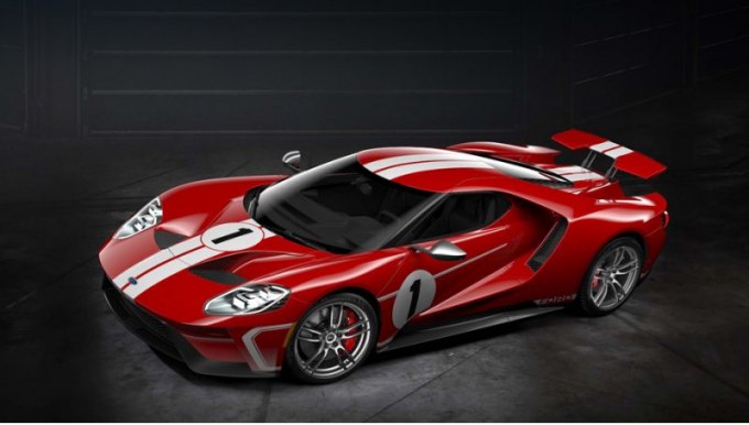 Ford GT ’67 Heritage Edition предложен в раскраске  Race Red с белыми полосками Frozen White,…