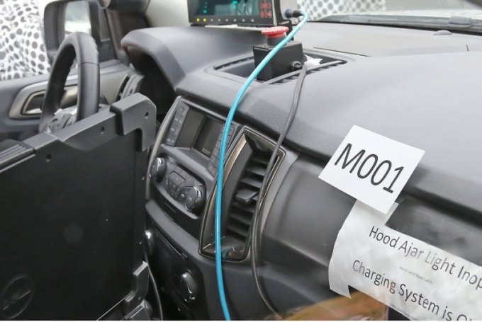 Общая архитектура, оформление дверей, воздуховоды — все это мы уже видели на Рейнджере для Европы и…