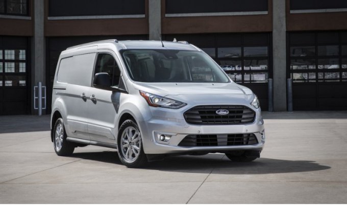 Среди производственных планов есть также выпуск с 2021 года нового поколения модели Transit Connect…