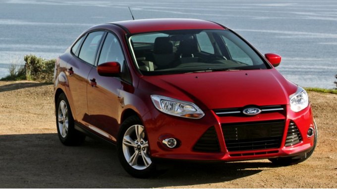 Дорестайлинговые автомобили старше 2014 года существенно отличаются внешне.