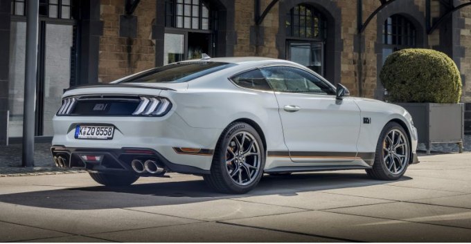 На европейском рынке остались Mustang GT (449 л.с.) в виде купе и кабриолета, а также закрытая…