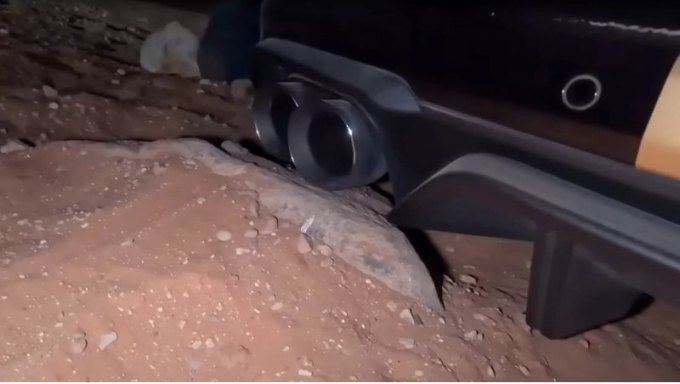 К счастью для него, неподалеку дежурил спасательный Jeep Cherokee, правда закрепить от него к…