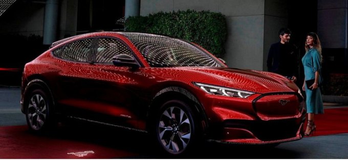 Компания Ford объявила о задержках в производстве кроссовера Mustang Mach-E
