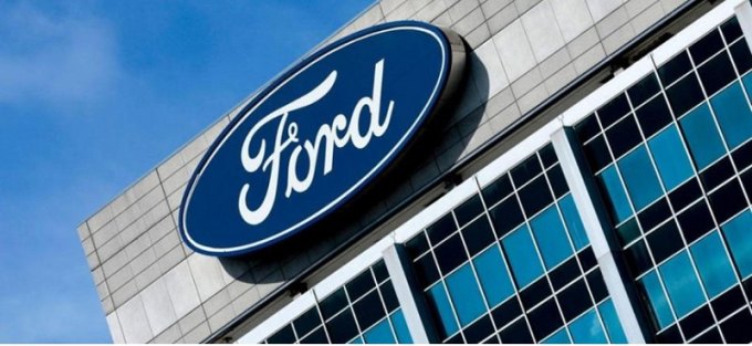 Компания Ford приостанавливает работу в России