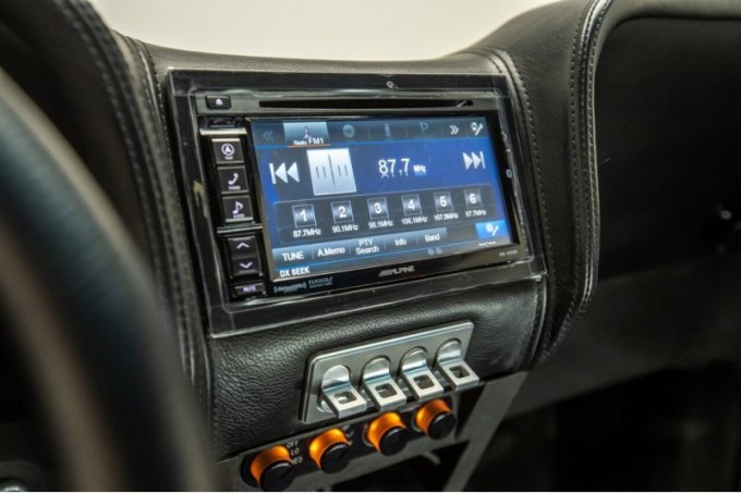 Современная информационно-развлекательная система Alpine еще больше модернизирует салон. Стоит…