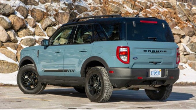 Дилеры Ford и Lincoln должны проверять и заменять (при необходимости) маслоотделители и уплотнения.…