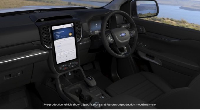 Ford Australia предлагает четыре уровня отделки салона, по два для каждого двигателя. Базовые…