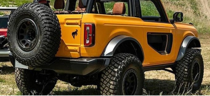 Новая Lada Niva 4x4 Urban 2022-2023 года в стиле Ford Bronco представлена на фотоизображениях