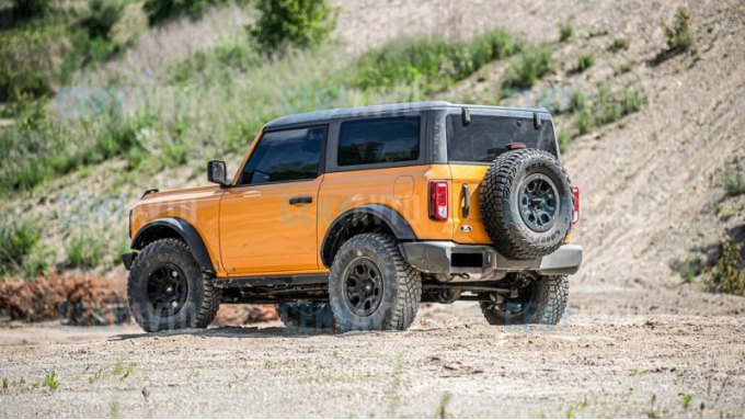 А вот с технической точки зрения можно было бы сохранить актуальный мотор – это сделало бы модель…