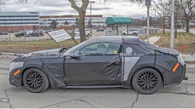 Ford Mustang следующего поколения предположительно будет запущен в продажу с теми же силовыми…