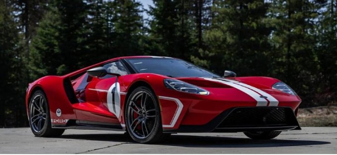 На аукционе продается суперкар Ford GT с пробегом всего 402 километра