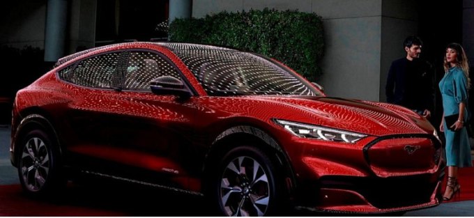 Компания Ford откроет прием заказов на электрический Mustang Mach-E 2023 модельного года