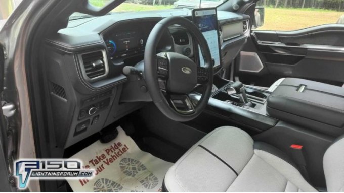 «Я хотел упомянуть, что мой дилерский центр указал точную указанную цену, и дилерский сбор не…