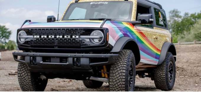 Компания Ford отмечает месяц гордости специальным выпуском внедорожника Bronco