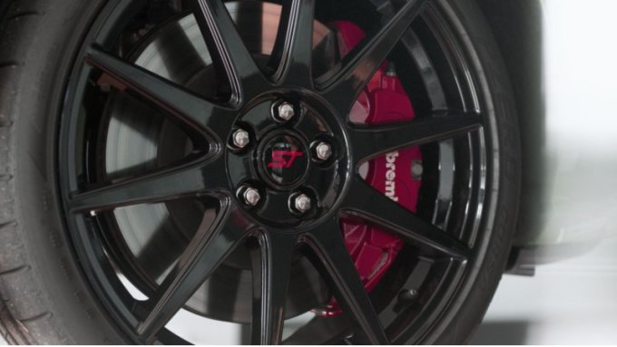 Track Pack разработан Ford Performance после испытаний на полигоне Ford и на Нюрбургринге.…