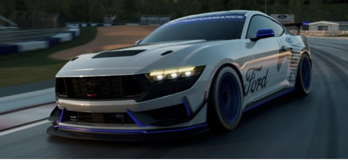 Спортивный Ford Mustang GT4 примет участие в гонках в 2023 году