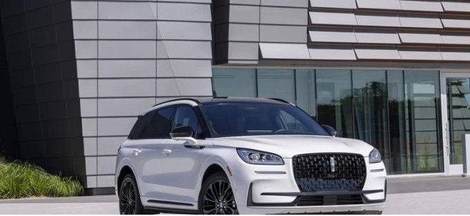 Компания Ford отзывает 462 тысячи машин в мире из-за потенциальной неисправности камеры заднего вида