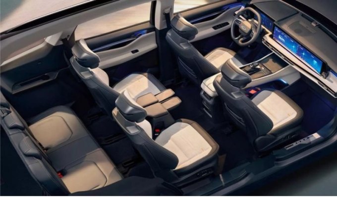 Новый Ford Edge L имеет размеры 5000 мм, ширину 1961 мм и высоту 1773 мм. Колесная база составляет…