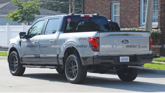 Специалисты Ford оформили салон новинки в черно-серых тонах с особой отделкой чехлов сидений с…