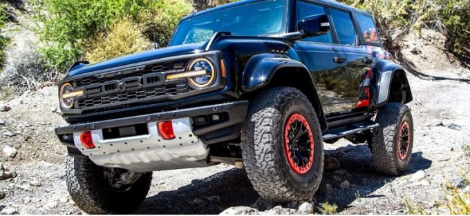 Компания Ford рассказала о «заряженном» Ford Bronco Raptor 2024 модельного года