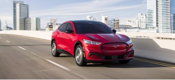 Ford прекращает прямые продажи электромобилей в Китае из-за слабого спроса на Mustang Mach-E