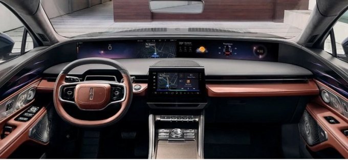 Ford представил огромный экран и брутальную мультимедийку на приборной панели