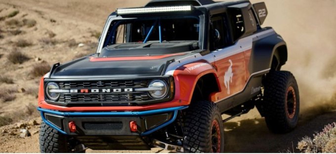 На продажу выставлен один из 50 Ford Bronco для экстремальных гонок