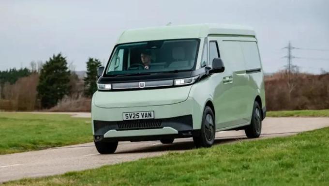 У электрического фургона Ford Transit только что появился очень сильный соперник