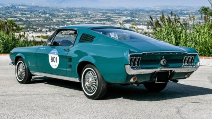 Но несмотря на неоднозначный внешний вид автомобиля, с технической части это все тот же Ford…