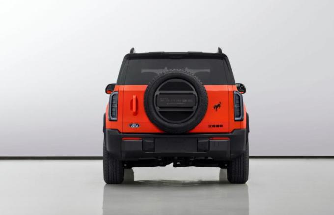 Кроме того, китайская электрическая версия внедорожника имеет большую колесную базу - 2950 мм, что…