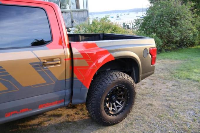 Предлагаемый комплект для американского пикапа расширяет автомобиль до 2,3 метров и подходит для…