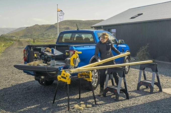 А благодаря аккумулятору емкостью 11,8 кВт⋅ч, который поддерживает функцию двунаправленной зарядки,…