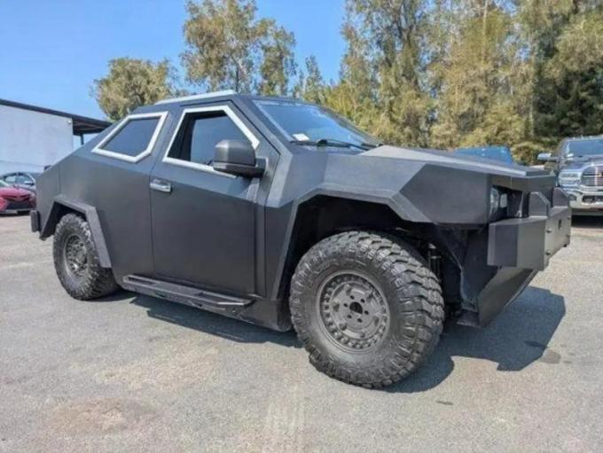 Это кто и зачем так изуродовал пикап Ford, сделав из него внедорожник