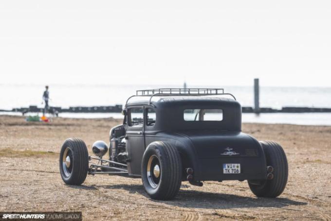 Хотя этот Ford выглядит как классический горячий автомобиль, на самом деле это скорее гранд-турер.…