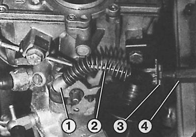 Трос и пружина не должны быть натянуты.