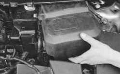 Ford Focus II Снятие и установка аккумуляторной батареи