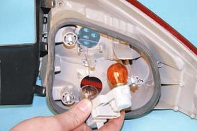 Как поменять лампочку форд мондео Lamp replacement (Electrical equipment / Headlights and lighting / Ford Mondeo 4