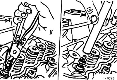 Отпустите пружины клапанов, выньте верхнюю и нижнюю тарелки пружин клапанов, выньте пружины…