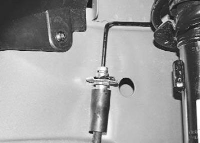 2. …и соединения трубопроводов и регуляторов давления с главным тормозным цилиндром.