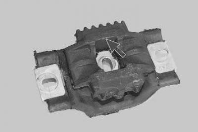 6. Установите левую опору подвески силового агрегата и все снятые детали в порядке, обратном снятию.